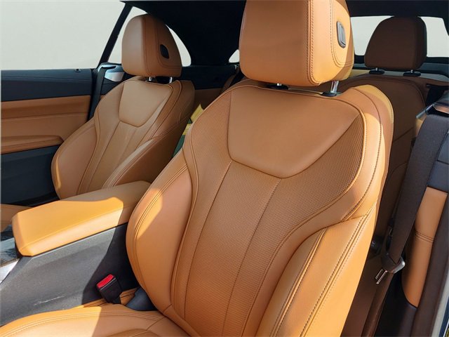 Used 2024 BMW M440i Convertible w/ Premium Package image 16