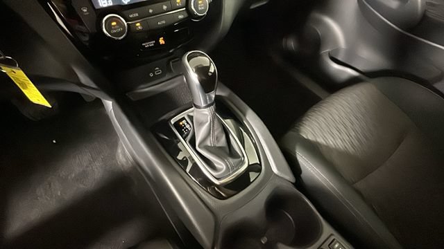 Used 2020 Nissan Rogue S FWD image 20