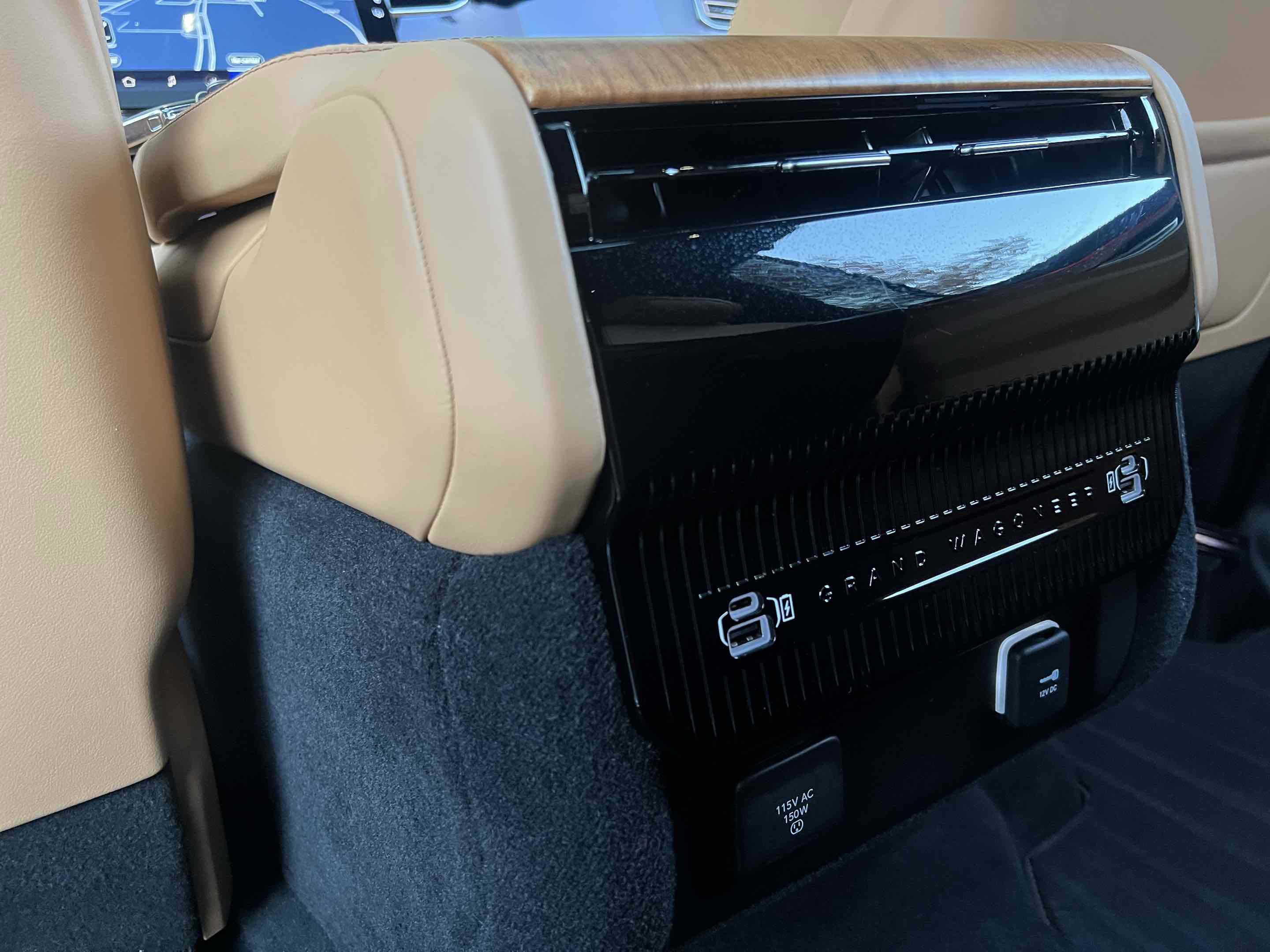 Used 2023 Jeep Grand Wagoneer L Series III image 32