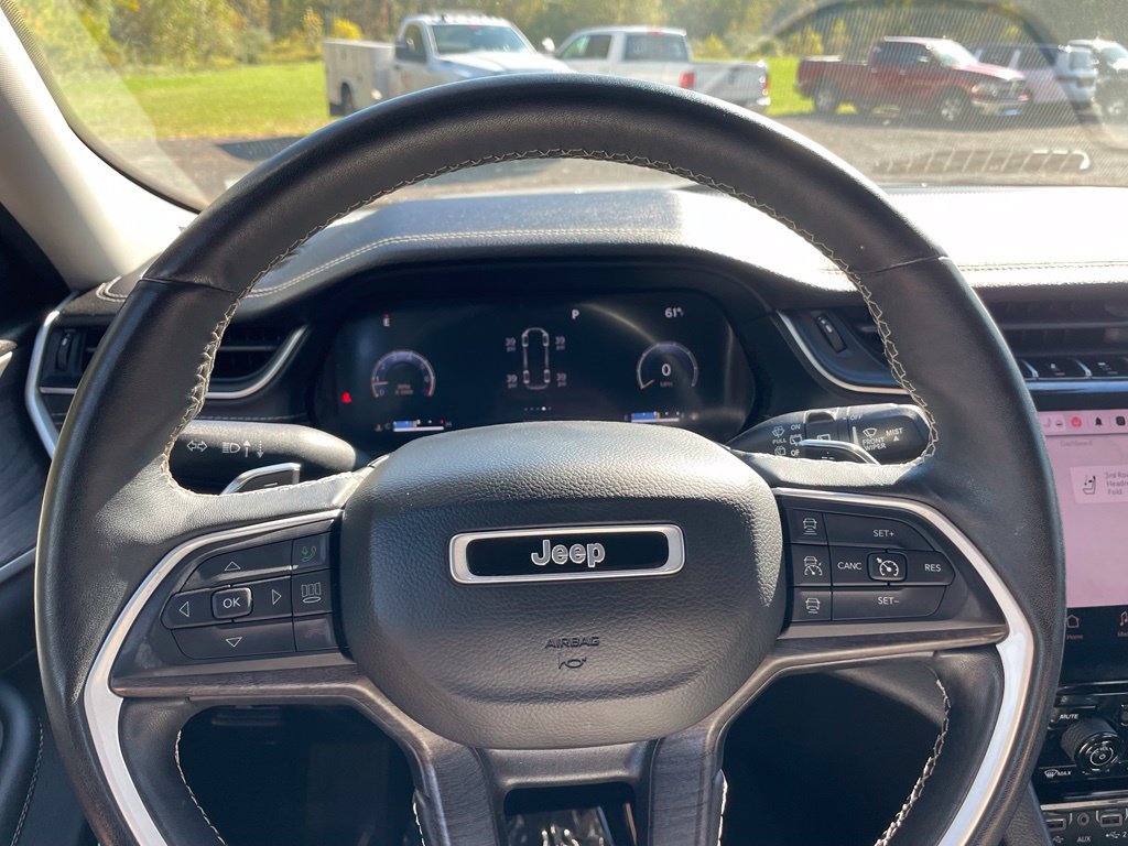 Used 2022 Jeep Grand Cherokee L Limited AWD/4WD image 21