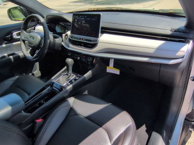 Used 2024 Jeep Compass Limited w/ Sun and Sound Group AWD/4WD image 27