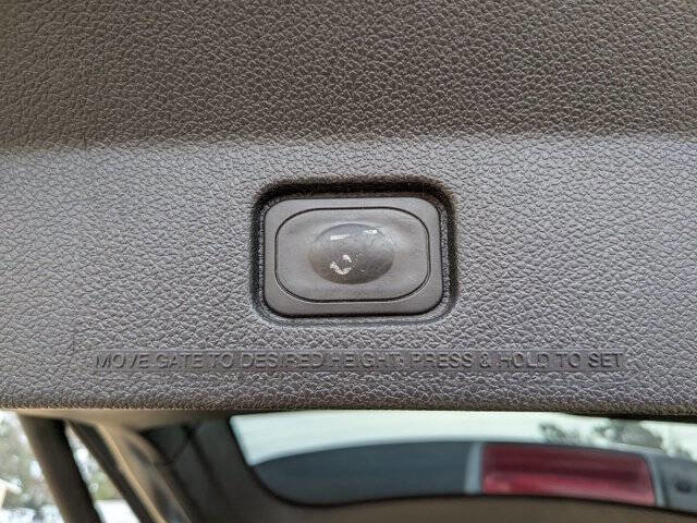 Used 2016 Ford Explorer XLT w/ Equipment Group 202A image 35