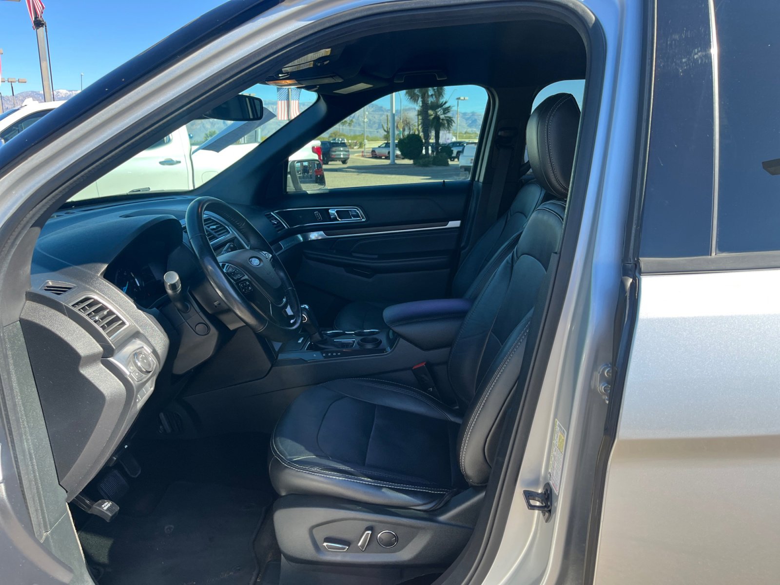 Used 2018 Ford Explorer Limited w/ Ford Safe & Smart Package image 14