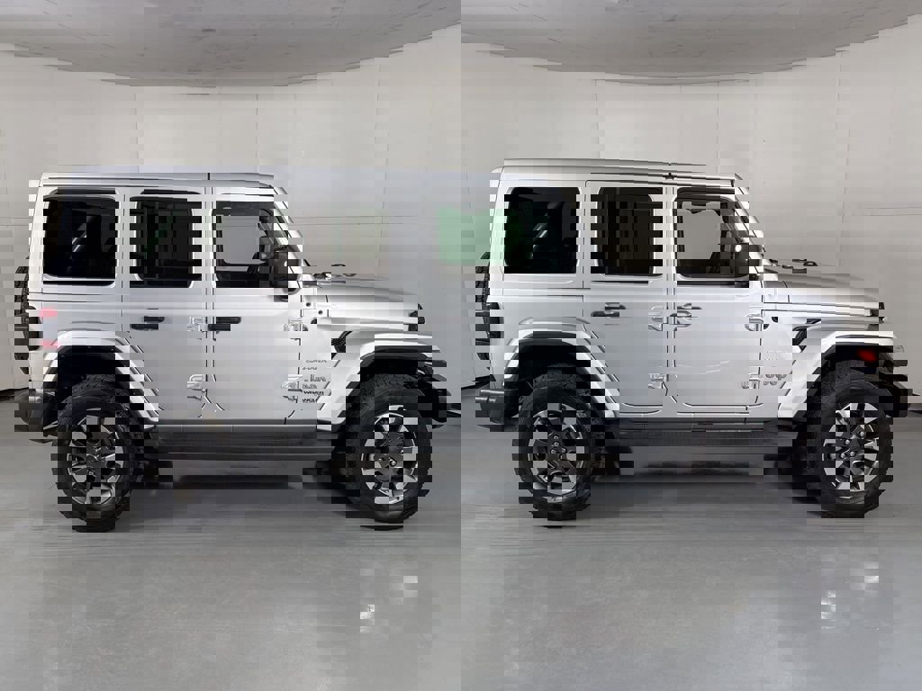 Used 2022 Jeep Wrangler Unlimited Sahara w/ LED Lighting Group image 9