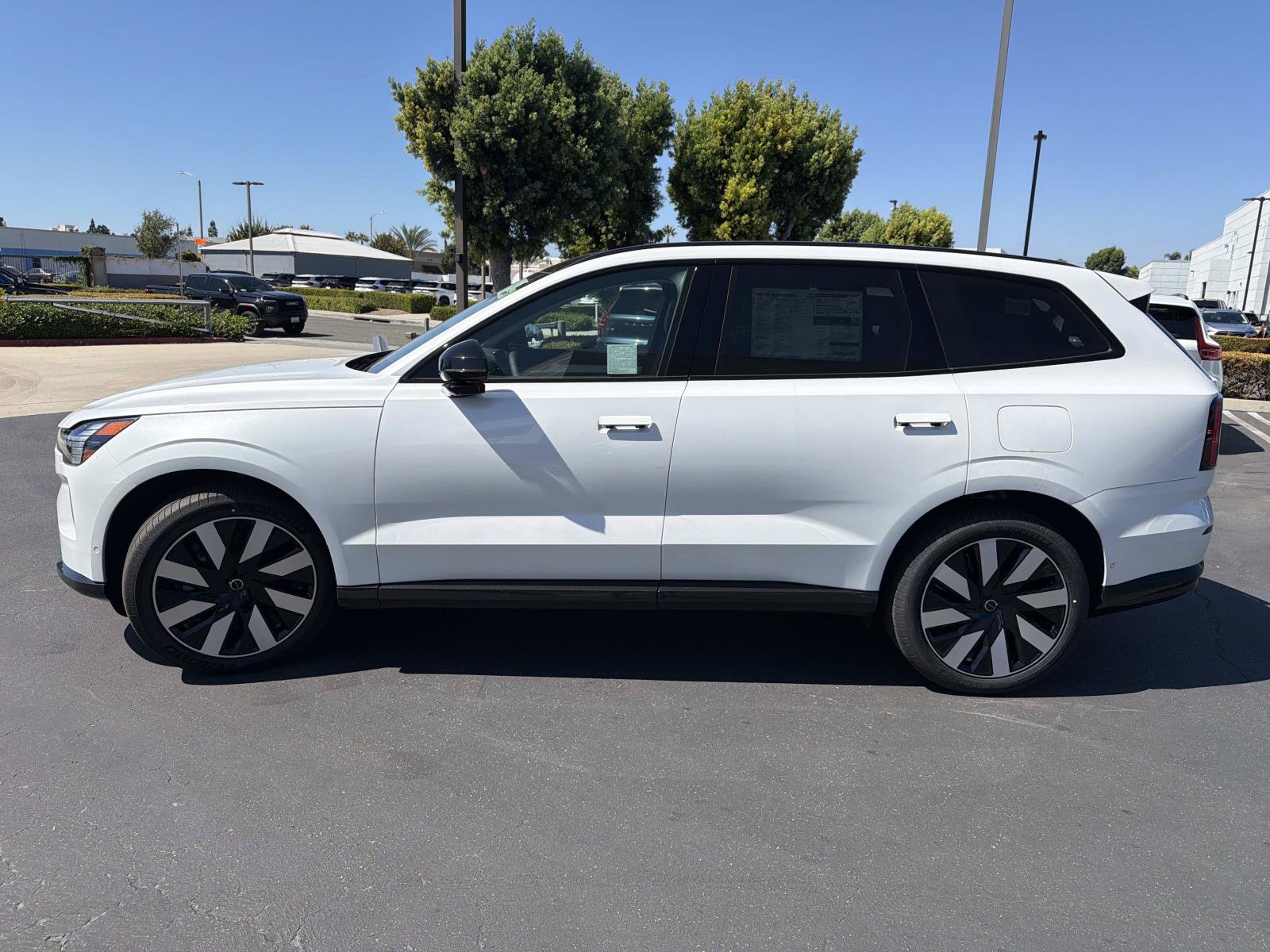 New 2026 Volvo EX90 Ultra AWD/4WD image 4
