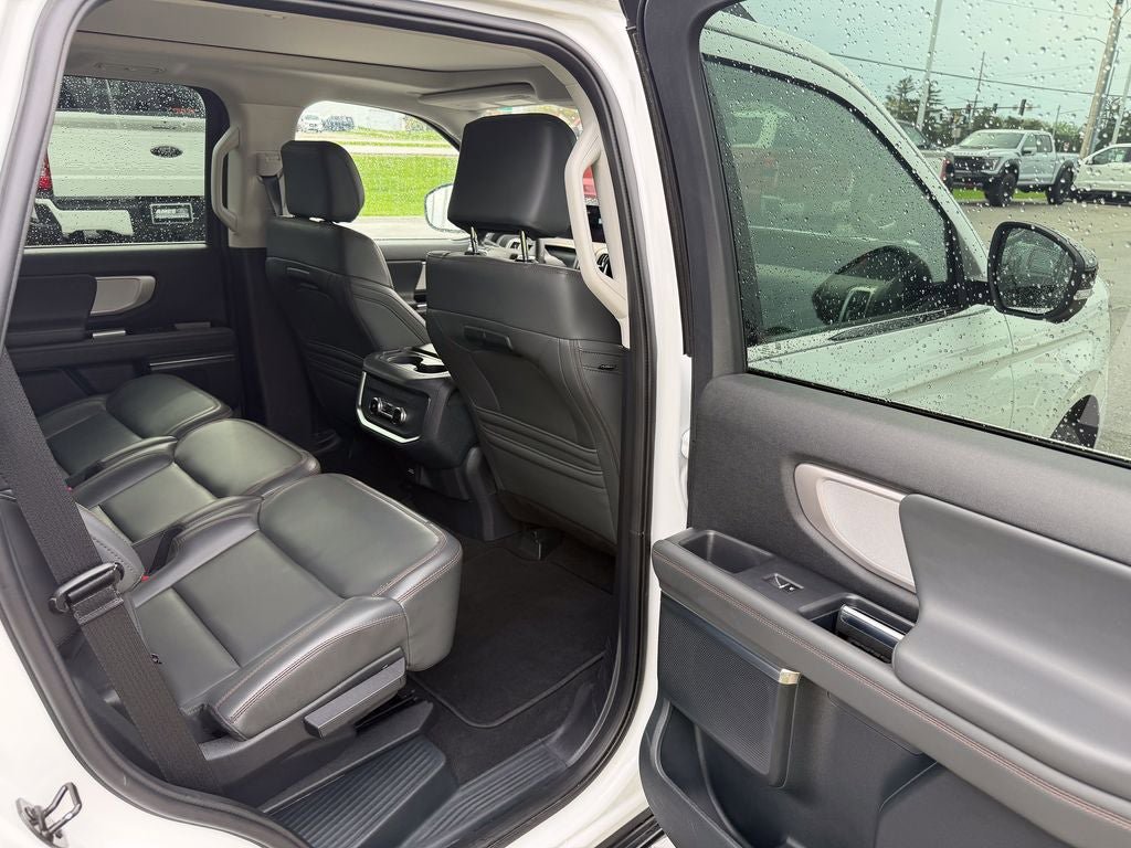 Certified 2025 Ford Expedition Active AWD/4WD image 18