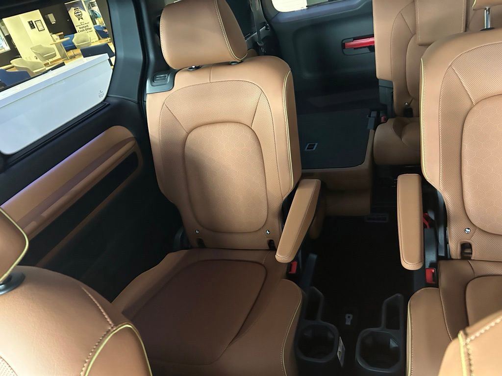 New 2025 Volkswagen ID. Buzz Pro S Plus AWD/4WD image 12