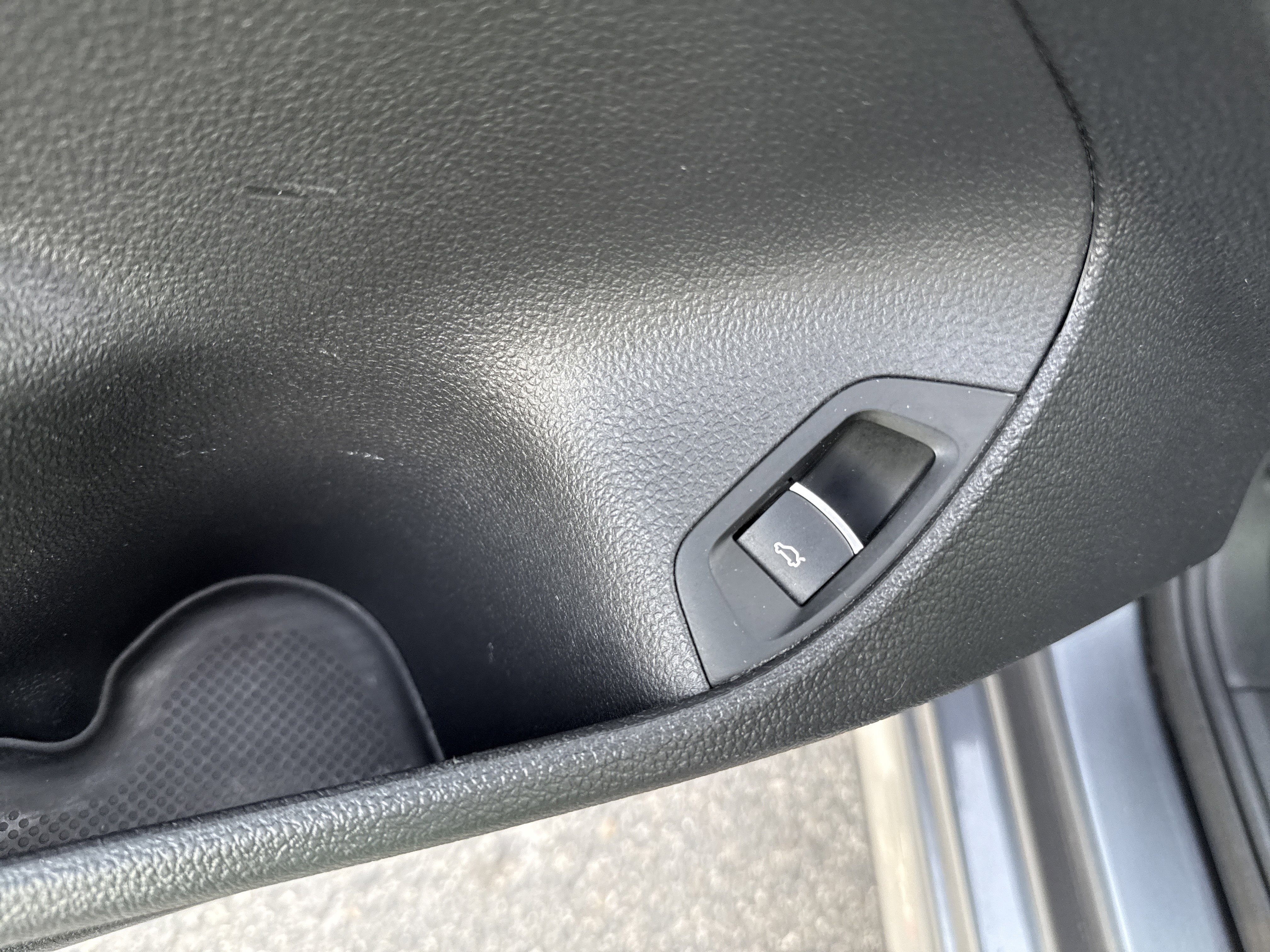 Used 2013 Volkswagen Passat TDI SE image 16