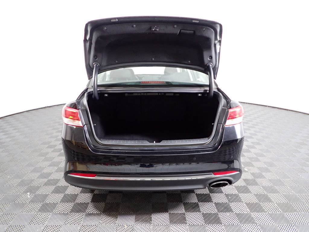 Used 2018 Kia Optima LX w/ 17" Alloy Wheels Package FWD image 13