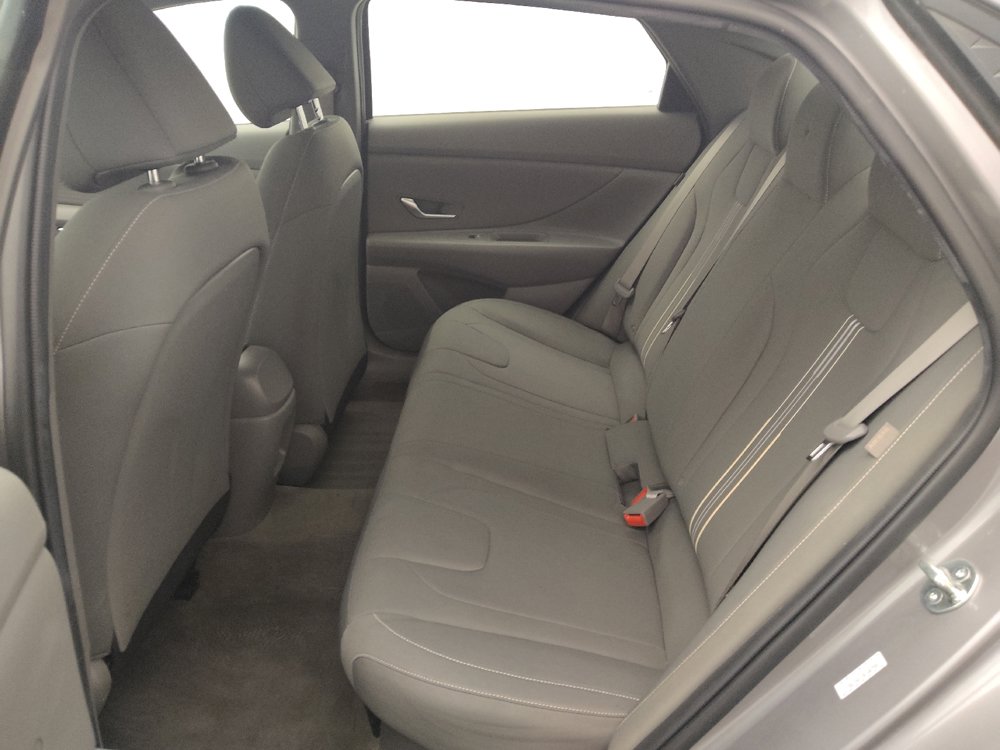 Used 2024 Hyundai Elantra Blue FWD image 18