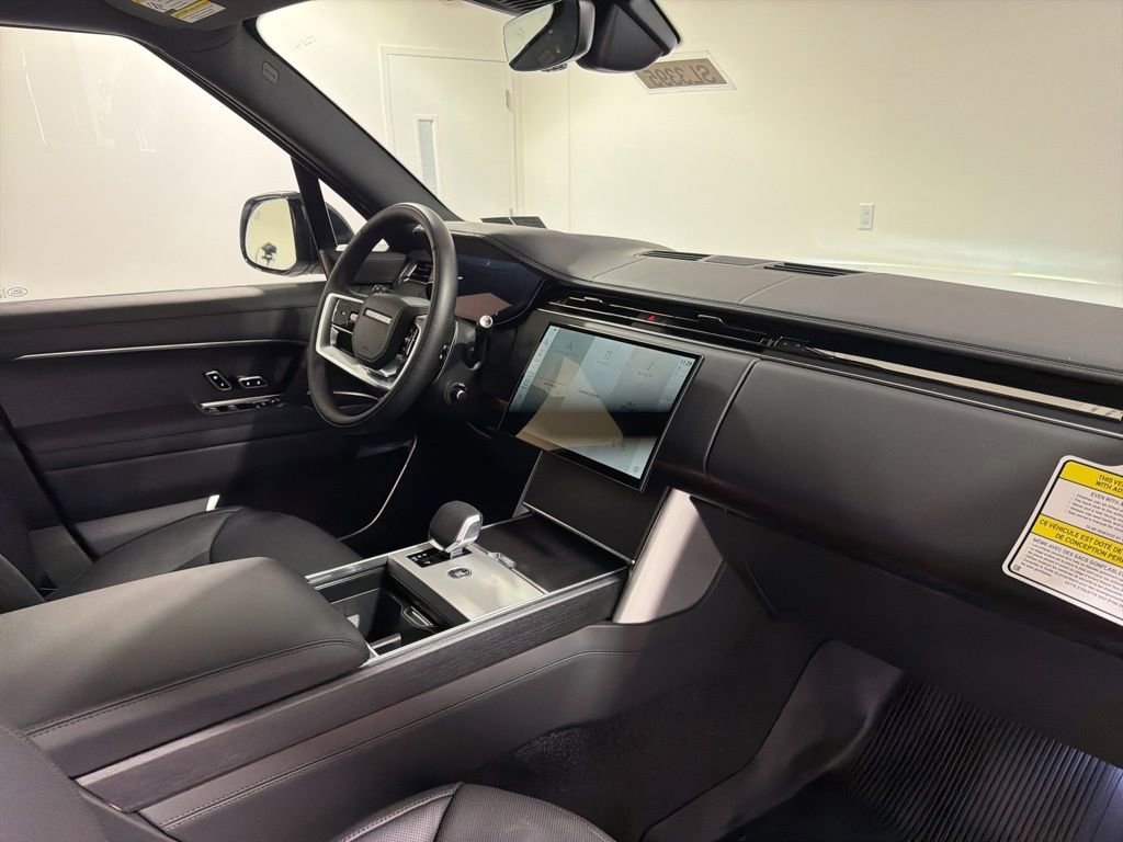 New 2026 Land Rover Range Rover SE image 24