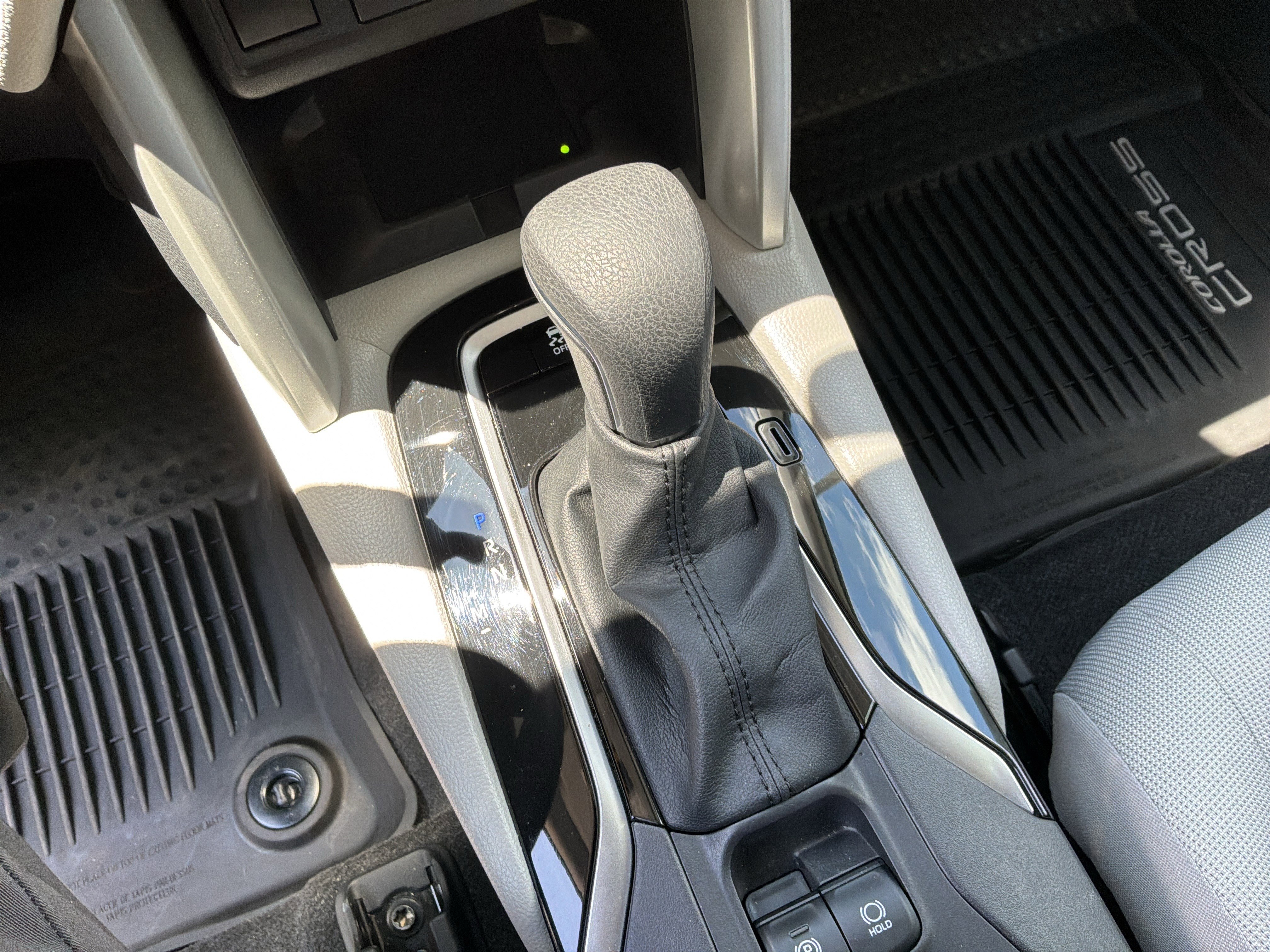 Used 2025 Toyota Corolla Cross LE FWD image 26