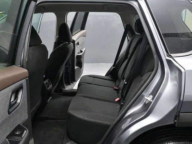 Used 2023 Nissan Rogue S image 15