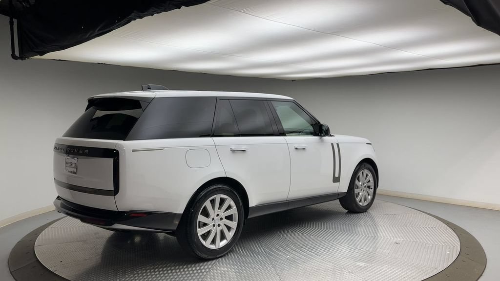 Certified 2025 Land Rover Range Rover SE AWD/4WD image 2