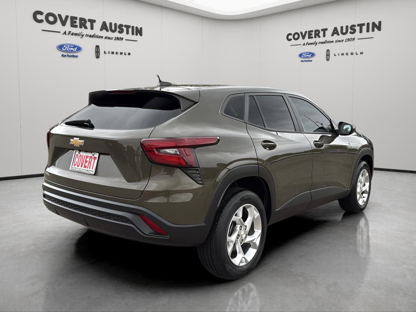 Used 2024 Chevrolet Trax LS w/ LS Convenience Package image 5