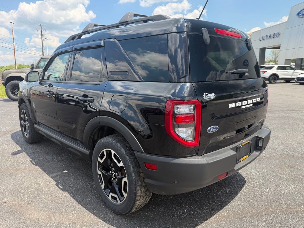 Used 2022 Ford Bronco Sport Outer Banks w/ Tech Package AWD/4WD image 3