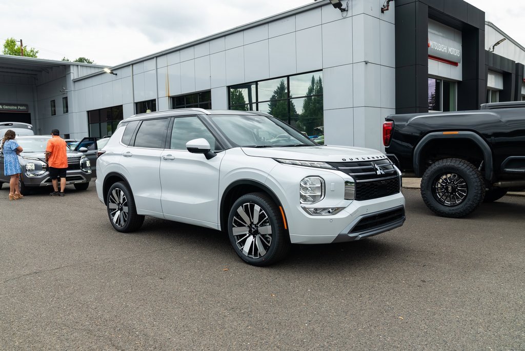 New 2025 Mitsubishi Outlander SEL image 28