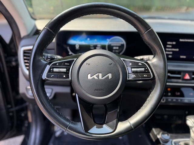 Certified 2024 Kia Seltos EX FWD image 3