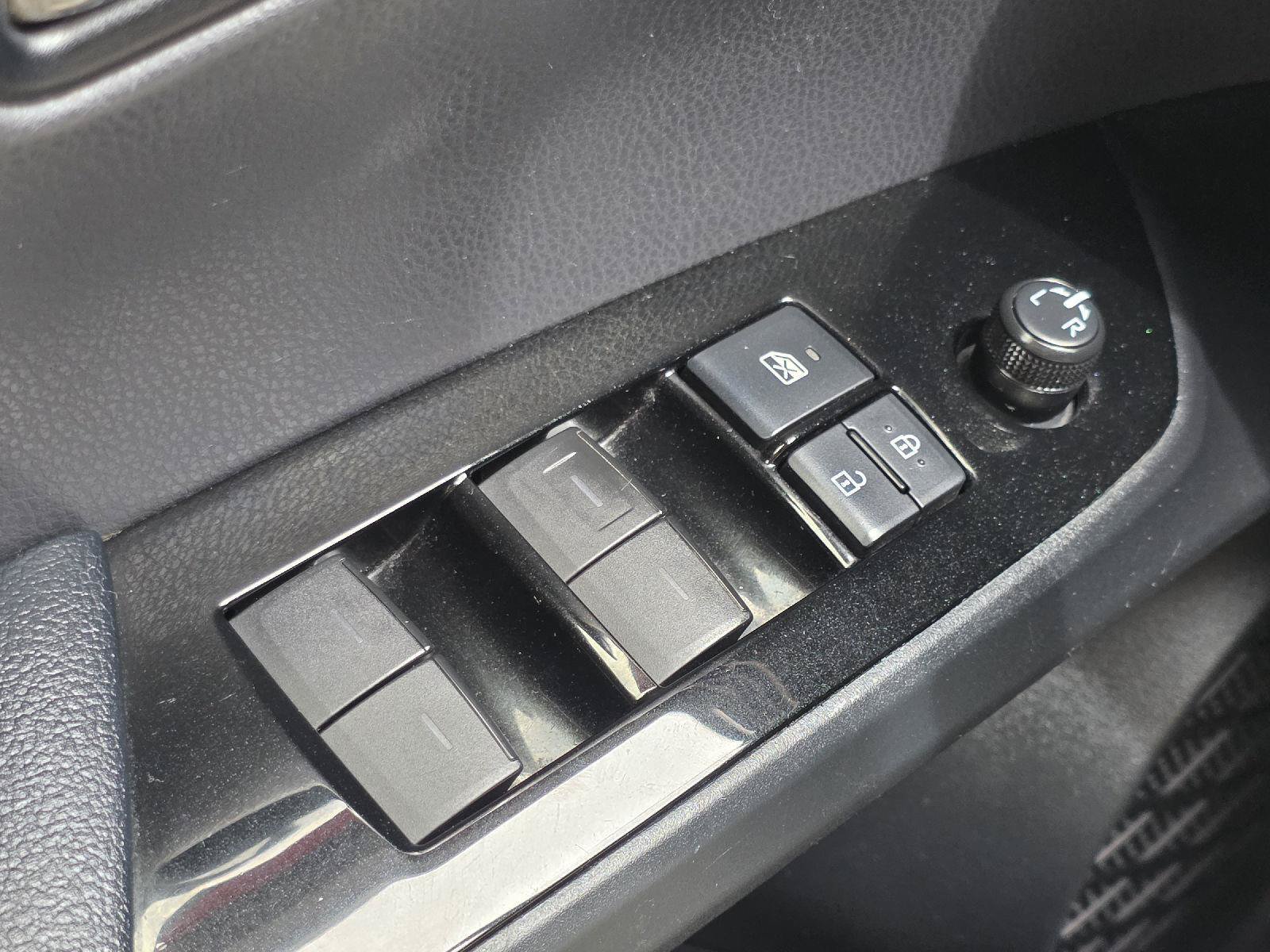Used 2019 Toyota Prius LE FWD image 9