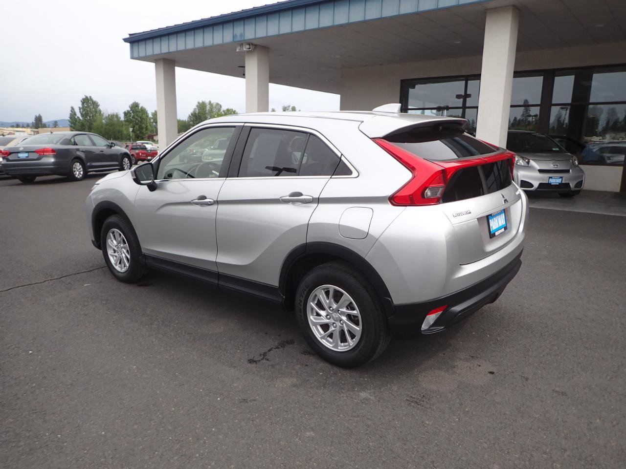 Used 2018 Mitsubishi Eclipse Cross ES image 3