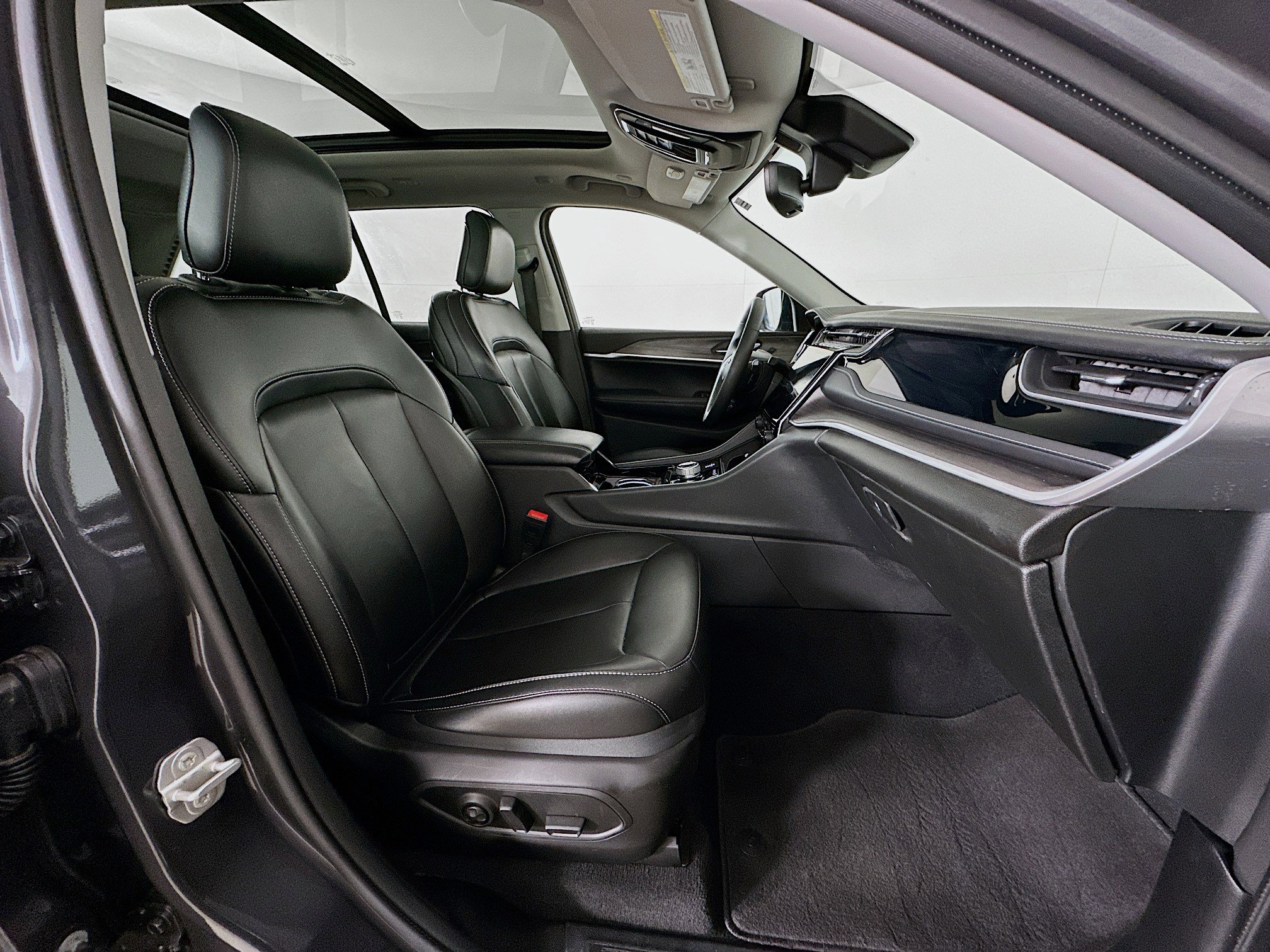 Used 2023 Jeep Grand Cherokee 4WD 4xe image 33