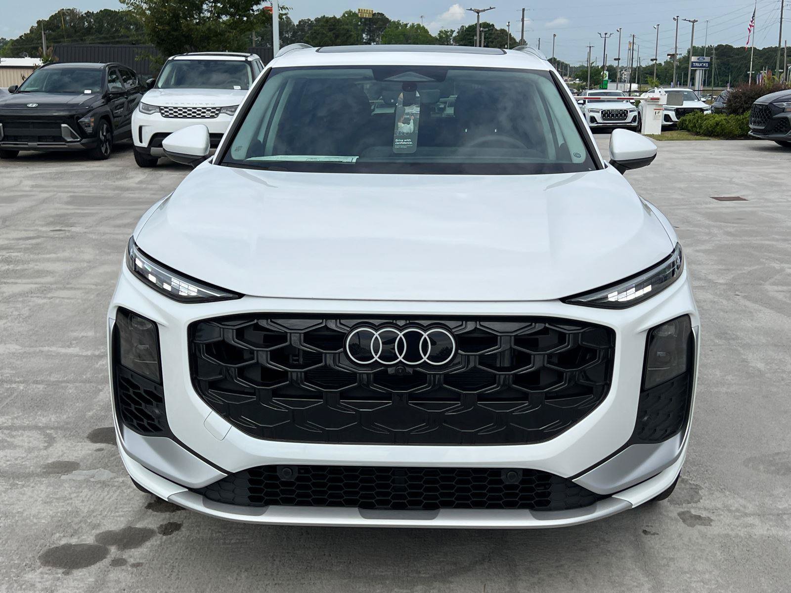 New 2026 Audi Q3 quattro 2.0T AWD/4WD image 2