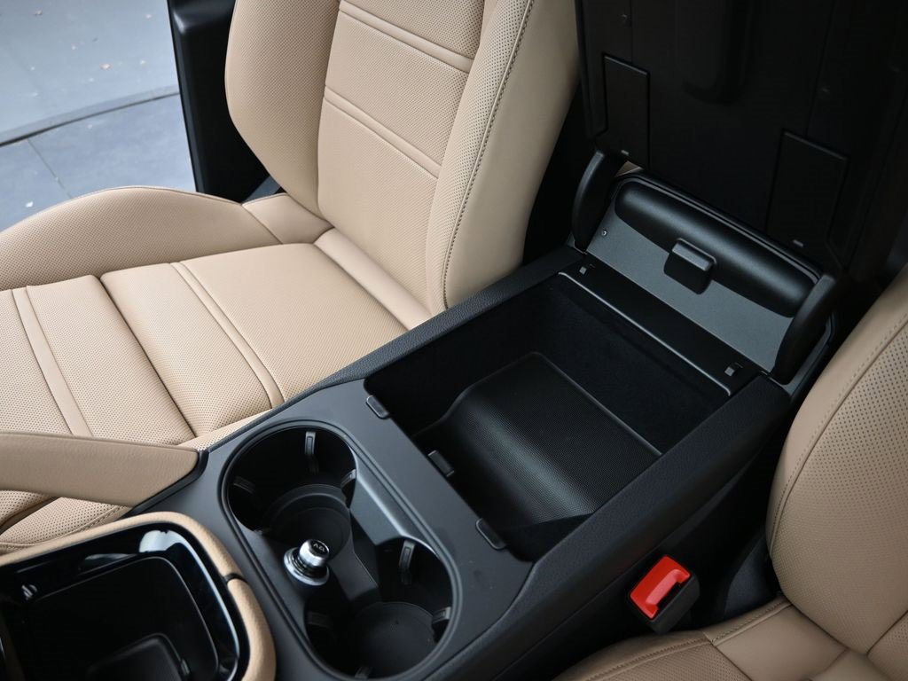 New 2025 Porsche Cayenne Coupe image 5
