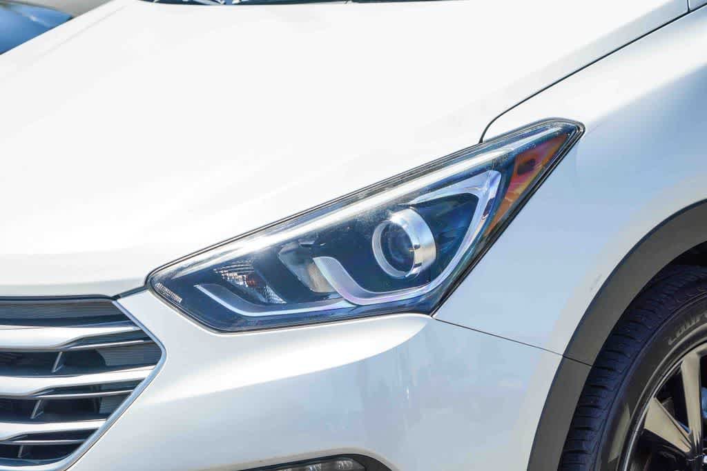 Used 2018 Hyundai Santa Fe Sport w/ Cargo Package AWD/4WD image 8