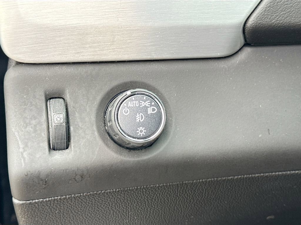 Used 2017 GMC Yukon XL SLT w/ Premium Edition image 12