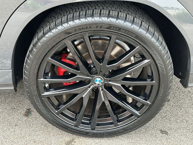 Used 2022 BMW X6 M50i w/ Executive Package AWD/4WD image 5