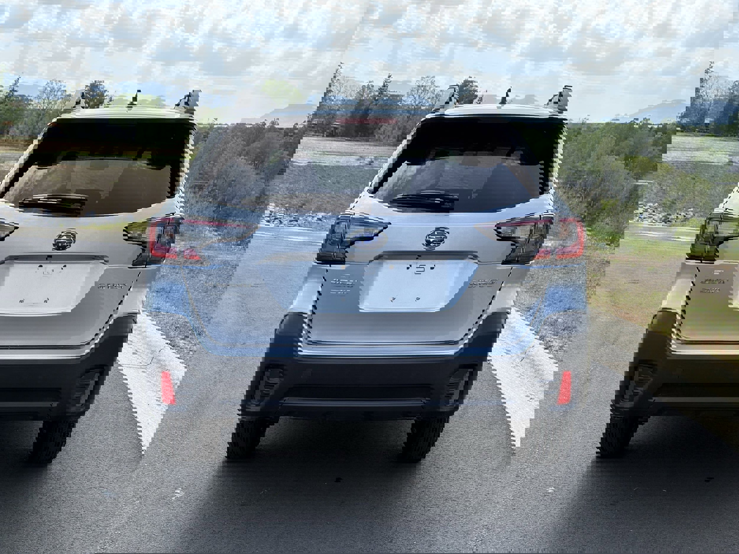 Used 2021 Subaru Outback Premium image 11