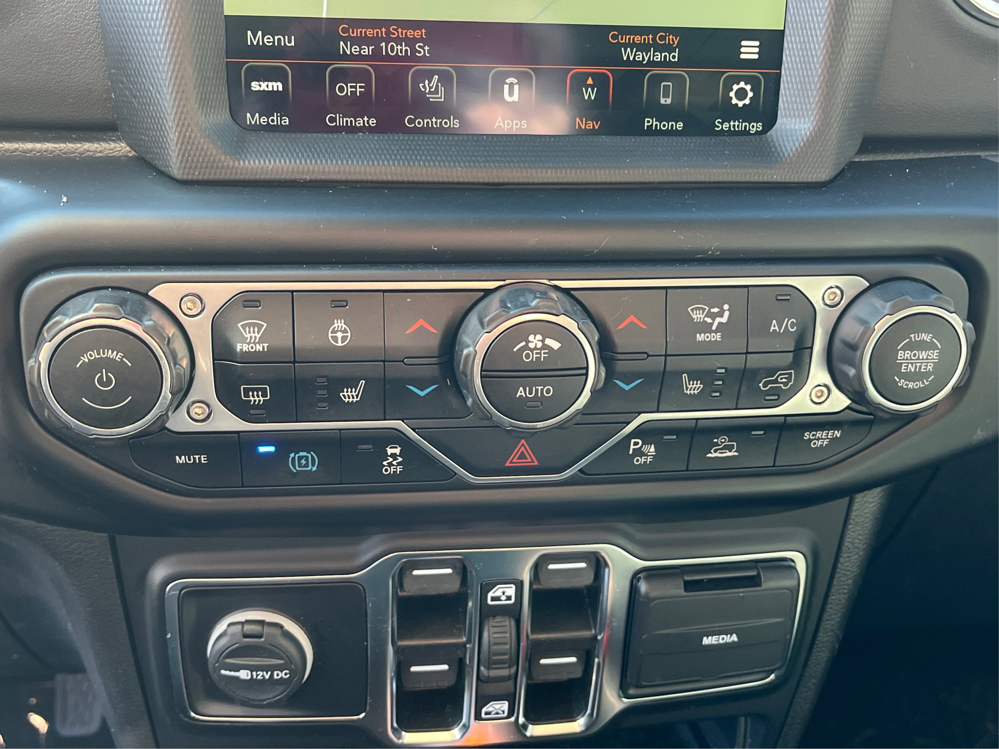 Used 2021 Jeep Wrangler Unlimited Sahara w/ Cold Weather Group image 40