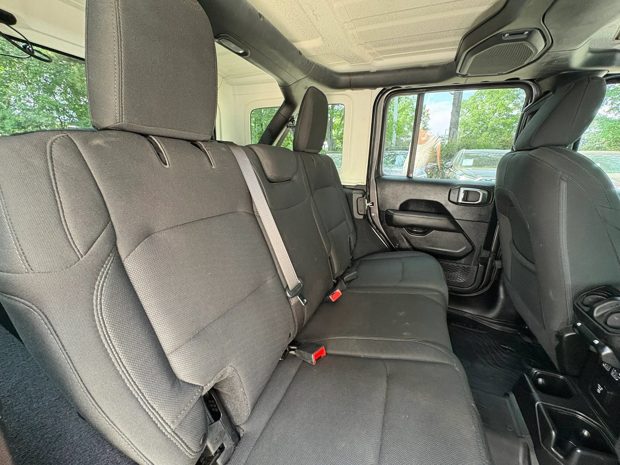 Used 2019 Jeep Wrangler Unlimited Sahara w/ LED Lighting Group AWD/4WD image 15