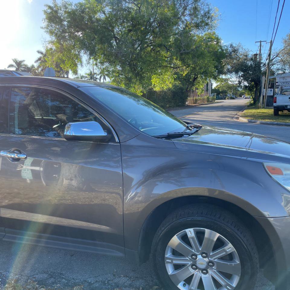 Used 2011 Chevrolet Equinox LT w/ Chrome Appearance Package image 5