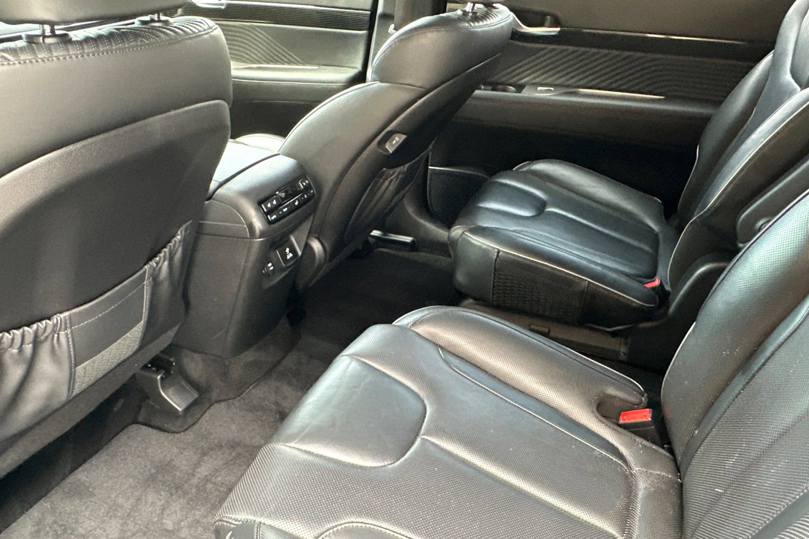 Used 2023 Hyundai Palisade Calligraphy image 13