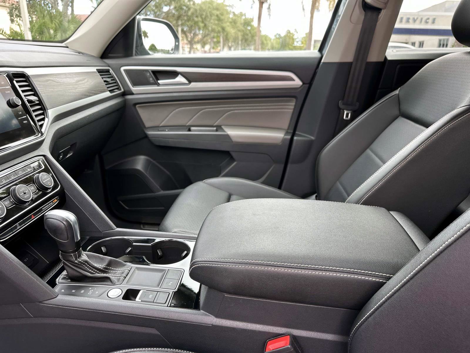 Used 2023 Volkswagen Atlas SE image 24