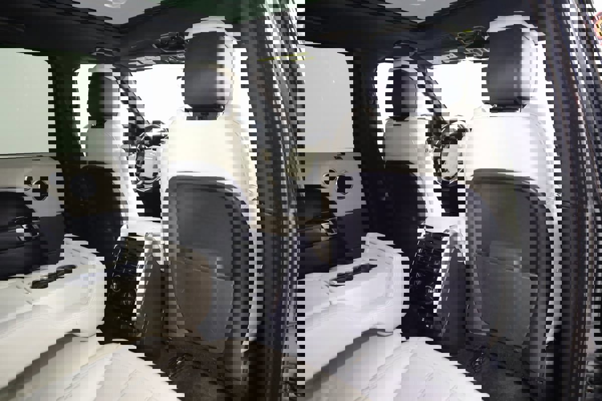 Used 2021 Land Rover Range Rover Sport HSE Silver Edition image 16