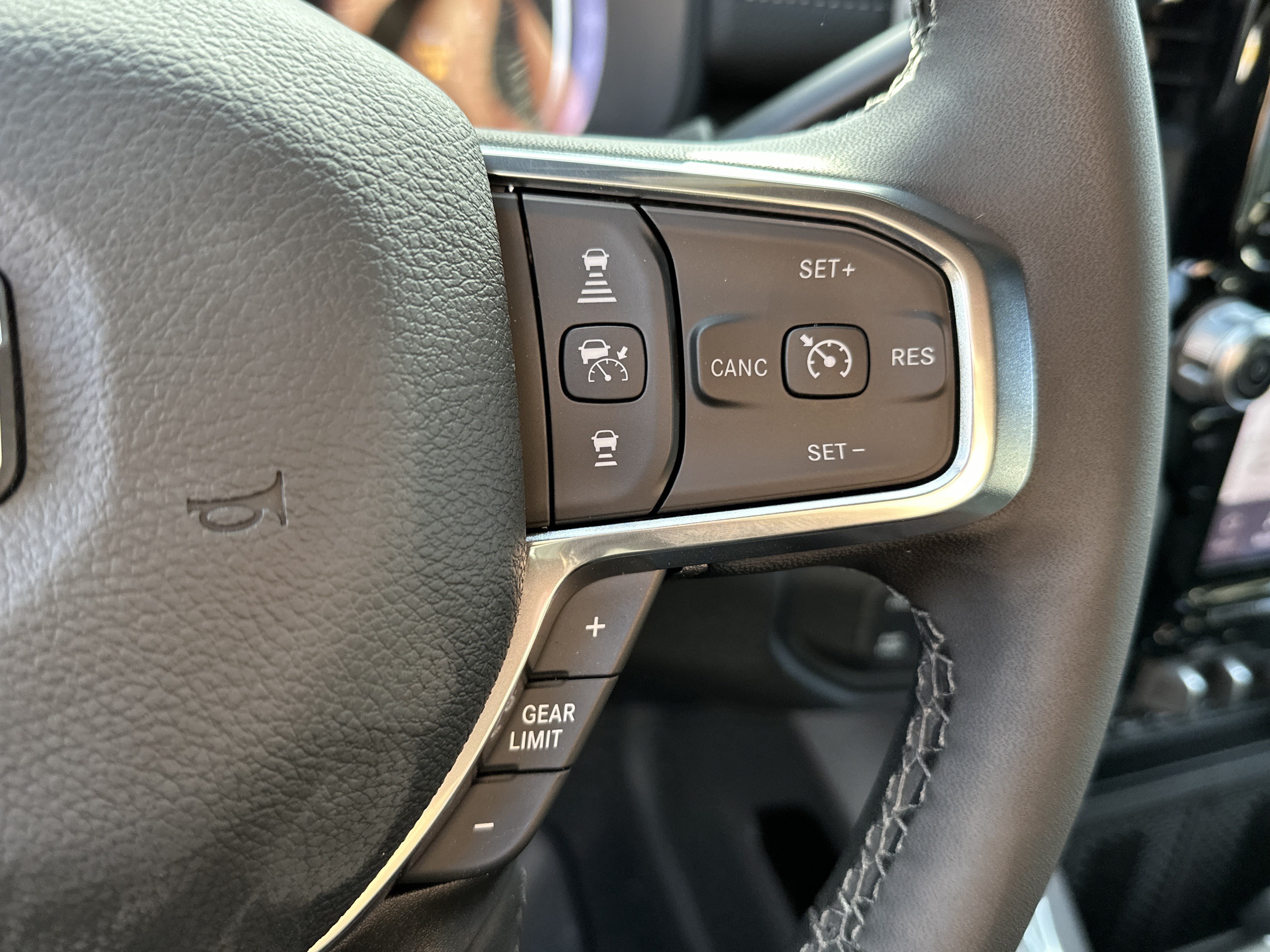 New 2026 RAM 2500 Laramie w/ Sport Appearance Package AWD/4WD image 19