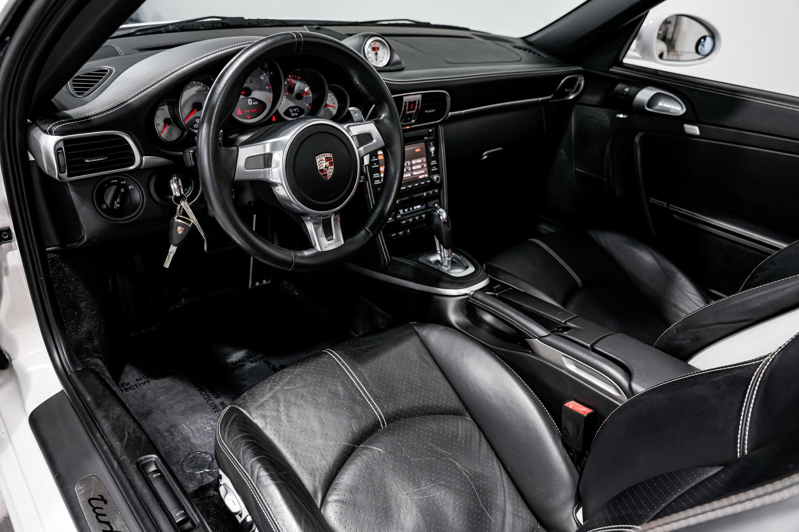 Used 2011 Porsche 911 Turbo S AWD/4WD image 9