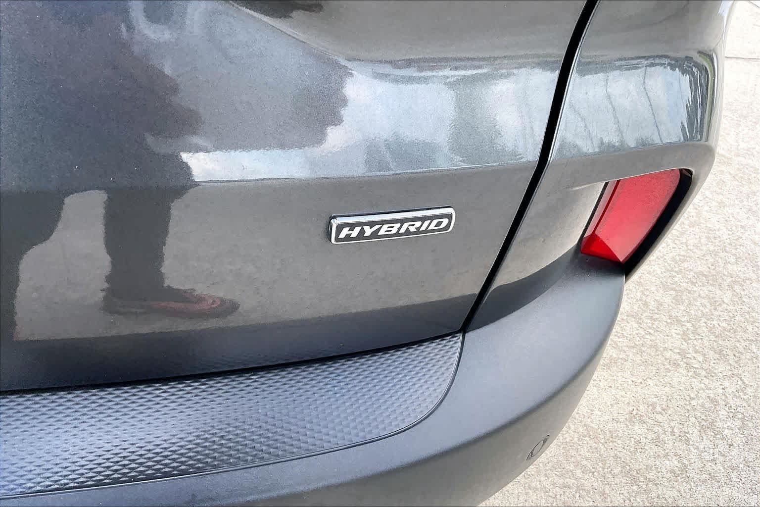 Used 2020 Ford Escape Titanium FWD image 10