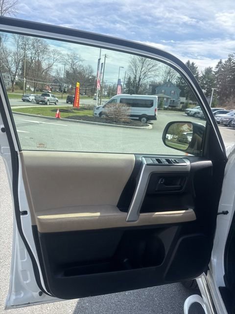 Used 2011 Toyota 4Runner SR5 w/ Convenience Pkg image 14