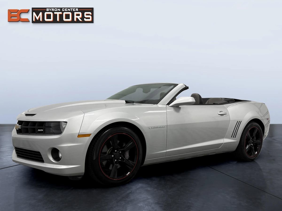 Used 2012 Chevrolet Camaro SS RWD image 3