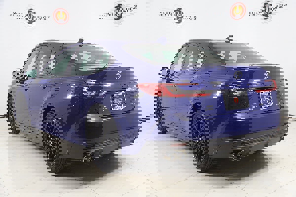 Used 2025 Toyota Camry SE image 4