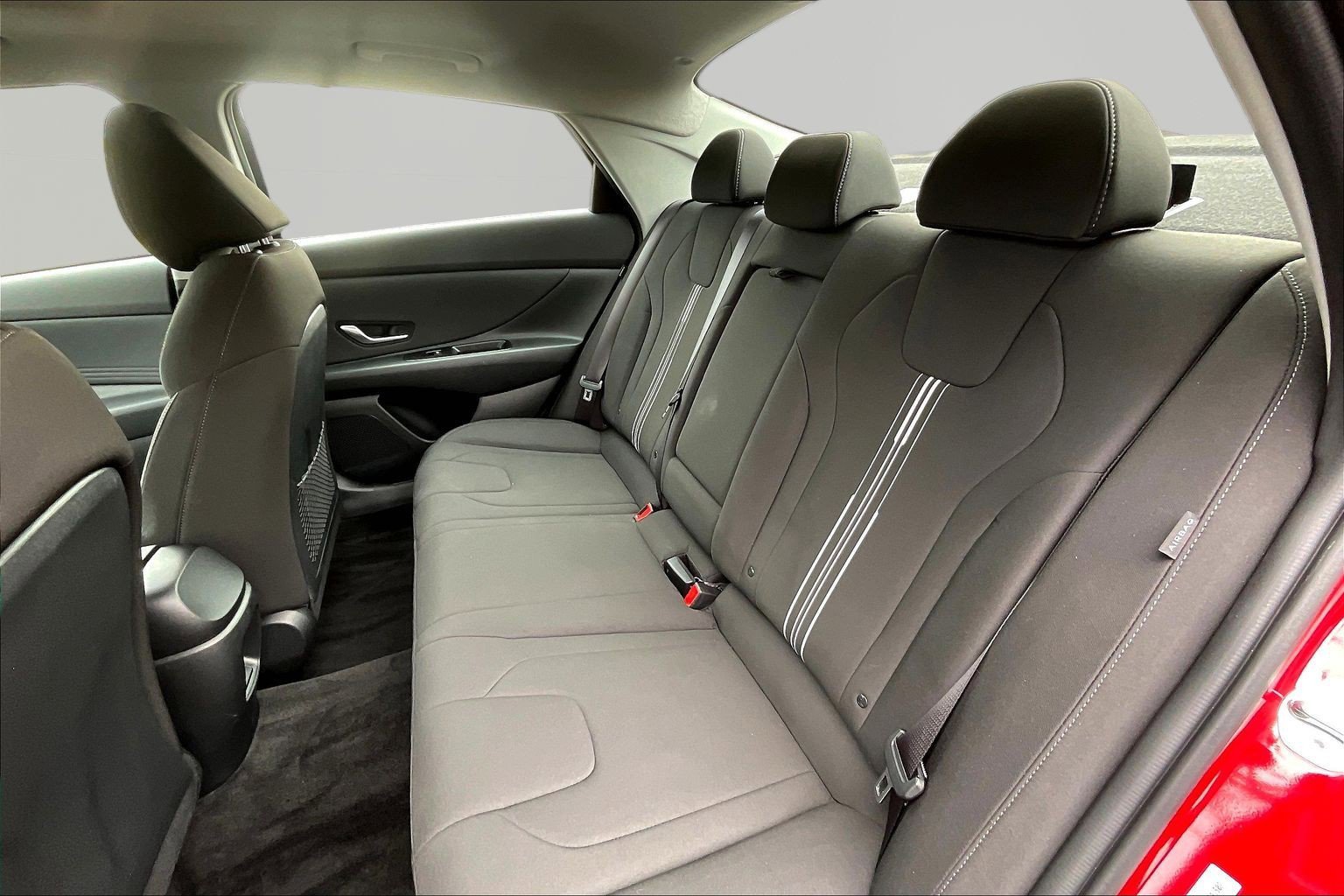 Certified 2025 Hyundai Elantra SEL FWD image 22