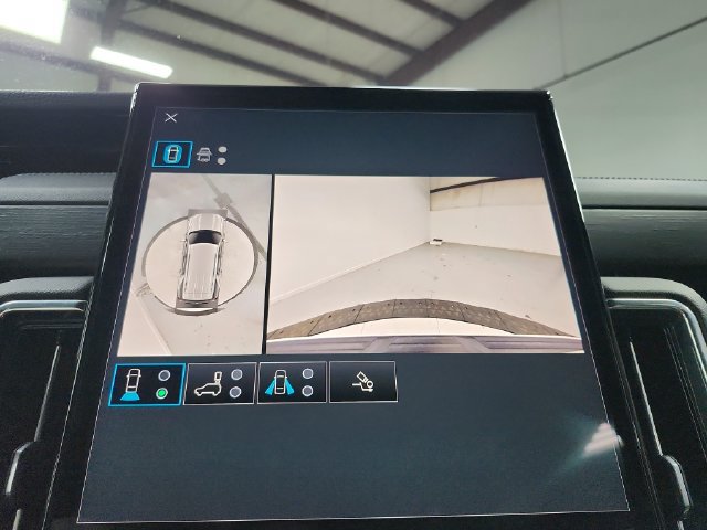 Used 2025 GMC Yukon Denali RWD image 29