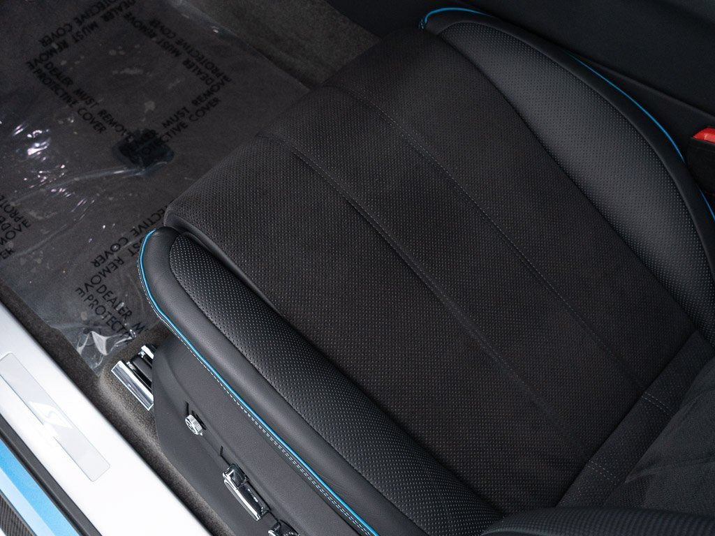 Certified 2025 Bentley Bentayga AWD/4WD image 12