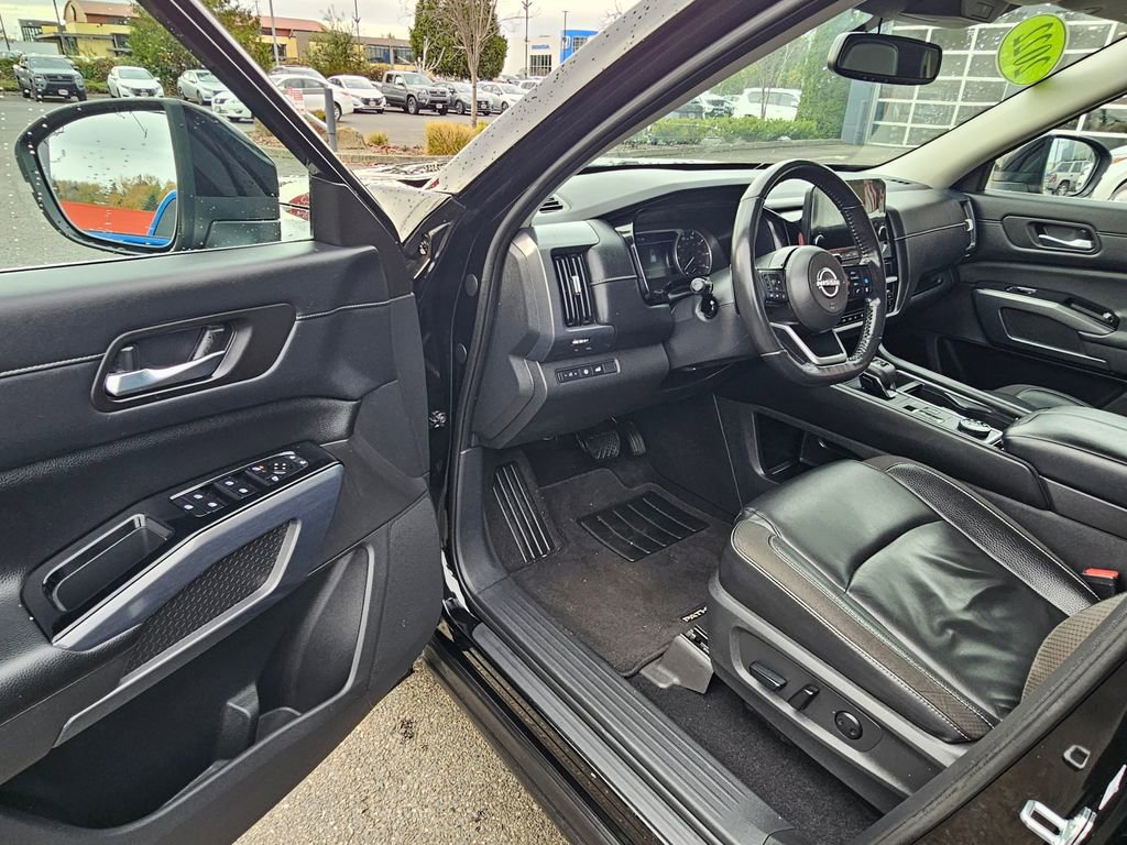 Used 2022 Nissan Pathfinder SL image 15