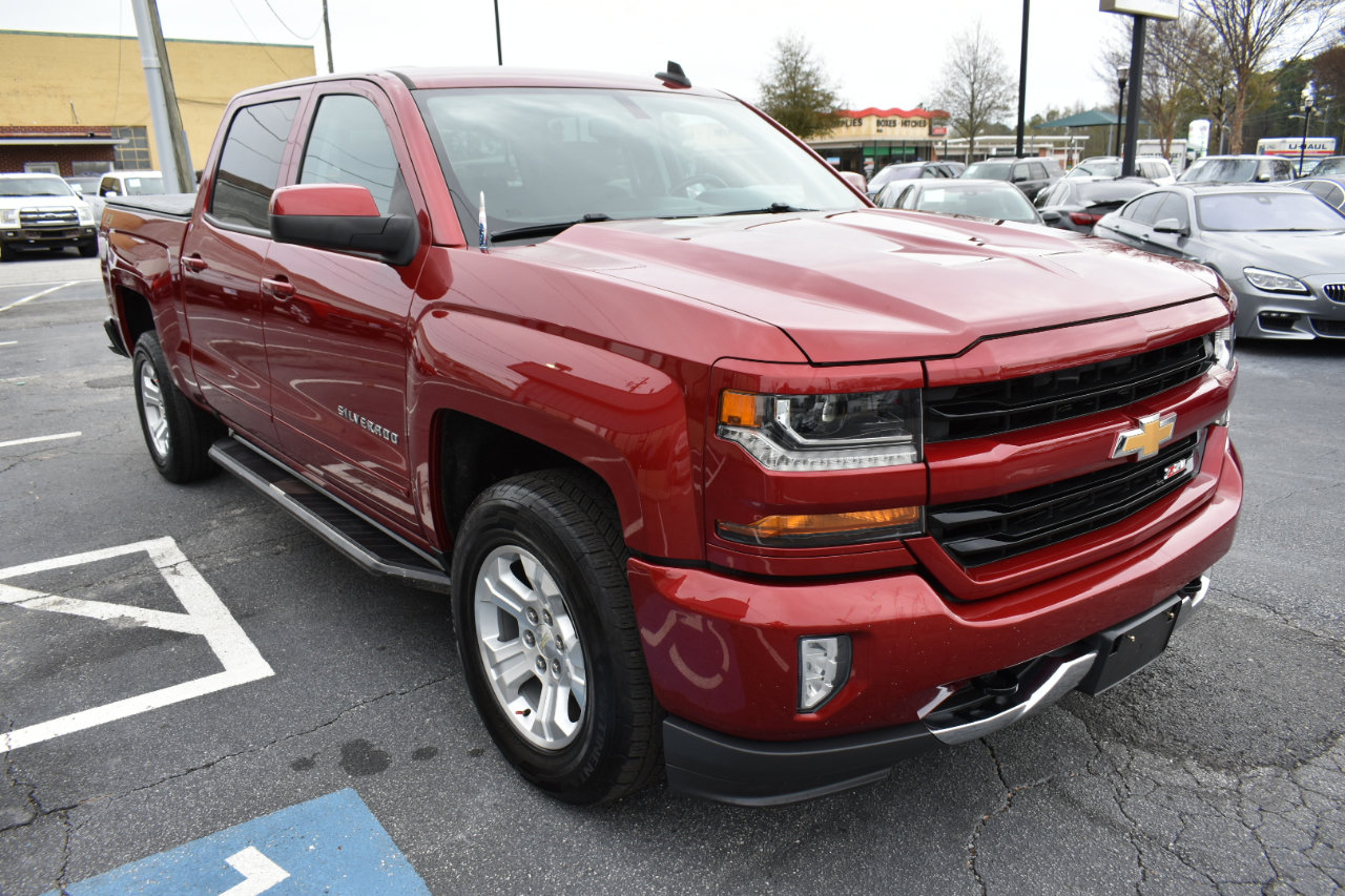 Used 2018 Chevrolet Silverado 1500 LT w/ All Star Edition image 4
