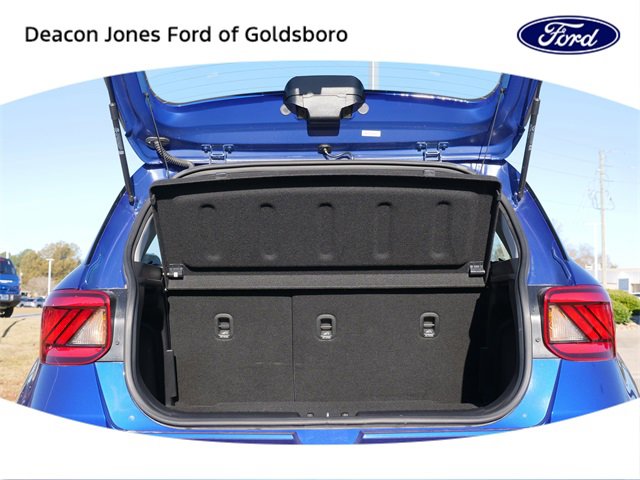 Used 2023 Hyundai Venue Limited image 14