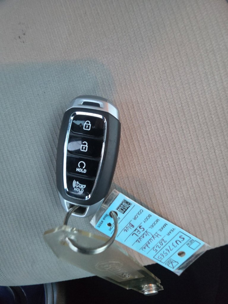 Used 2025 Hyundai Venue SEL FWD image 31